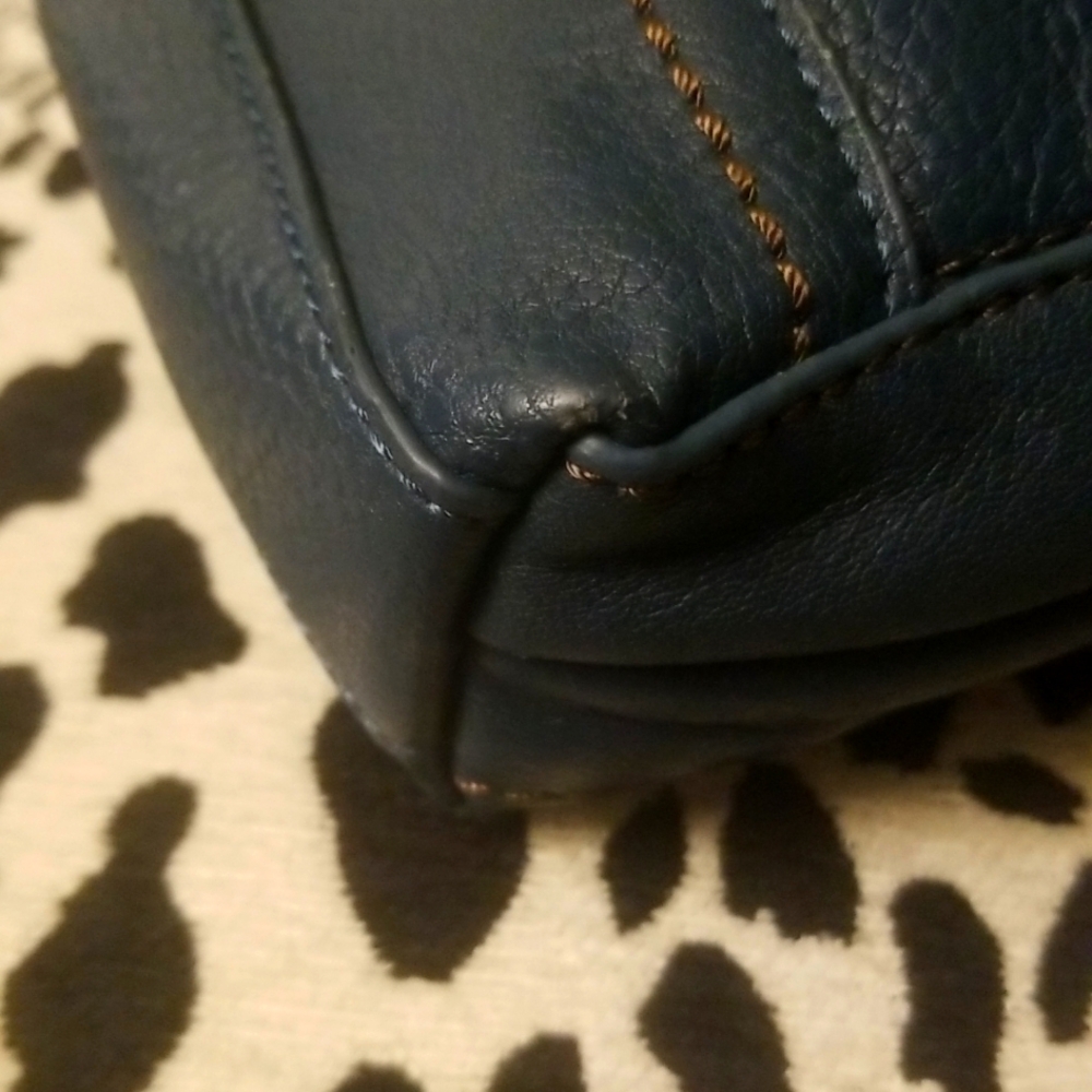 The Sak Iris Leather  Crossbody /Shoulder Bag EUC - Picture 11 of 14